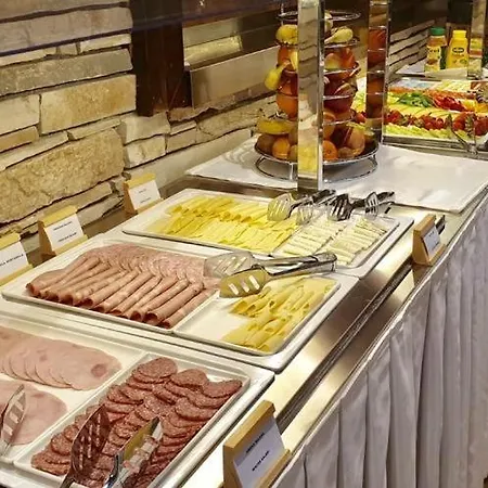 Luxury Alexandar マカルスカ